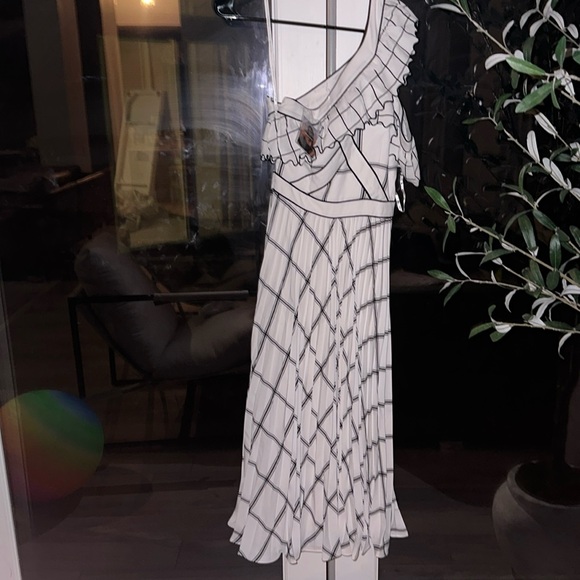 Self portrait dress, black and white checkered, style is one shoulder, new w tag - Picture 1 of 5